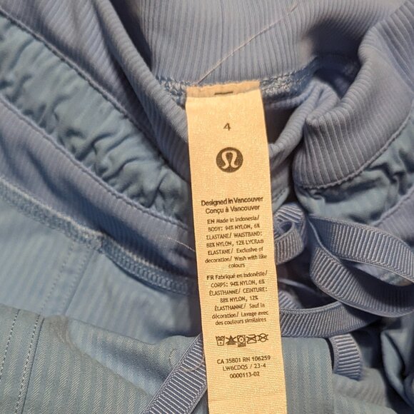 Lululemon Size 4 Dance Studio Aero Blue Cropped - Picture 6 of 16